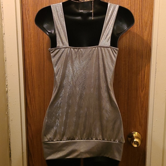 💋💄 Beautiful Top 💋💄 - Picture 4 of 6